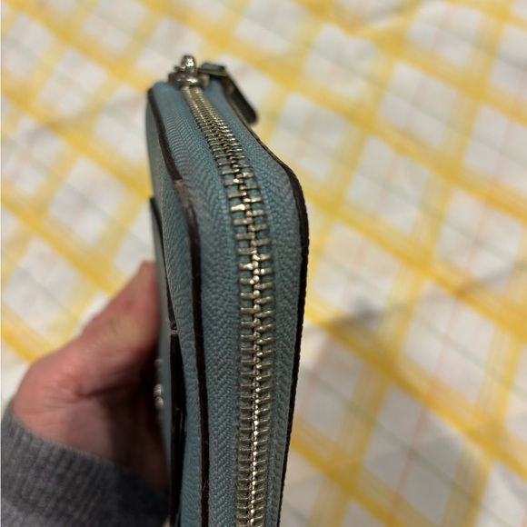 10/$20 Coach Teal Leather Zip Wallet As-is - Picture 8 of 8